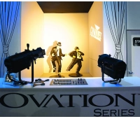 Светодиодный прожектор направленного света CHAUVET-PRO Ovation F-165WW